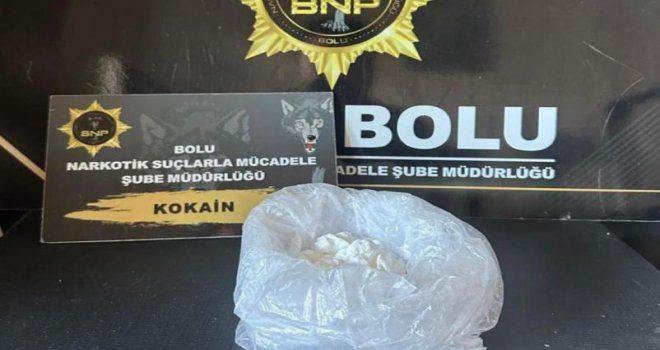 Bolu’da aracın gizli bölmesinden 102 gram kokain çıktı: 3 tutuklama