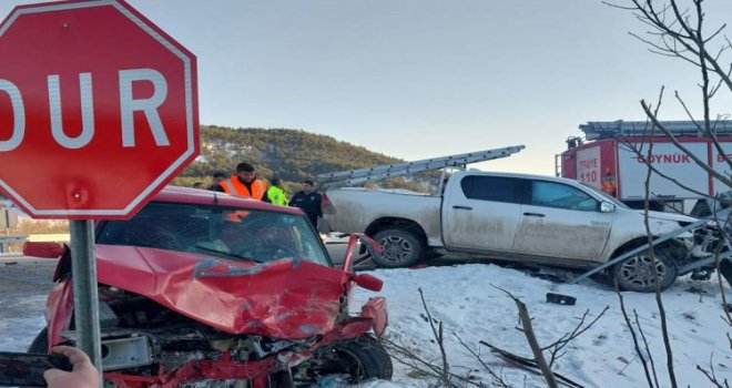 Bolu’da cip otomobille çarpıştı: 4 yaralı.....