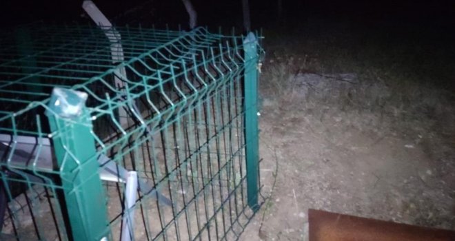 Bolu'da depo temizleyen 3 kişi zehirlendi.....