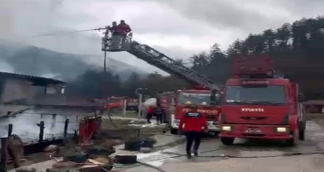 Bolu’da dün faaliyeti durdurulan, konaklama tesisinde yangın