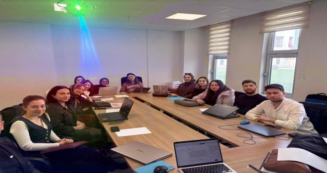 Bolu'da geleceğin iletişimcileri kendi hikayelerini dijitale taşıdı