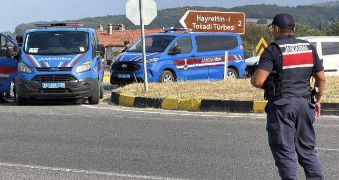 Bolu'da hafif ticari araç ile otomobil çarpıştı: 6 yaralı