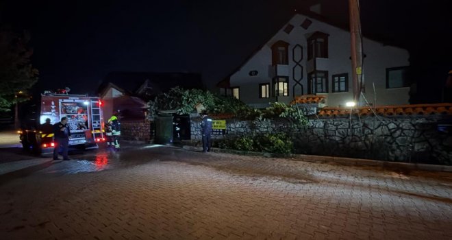 Bolu’da ikiz villanın bahçesinde çıkan yangın korkuttu..