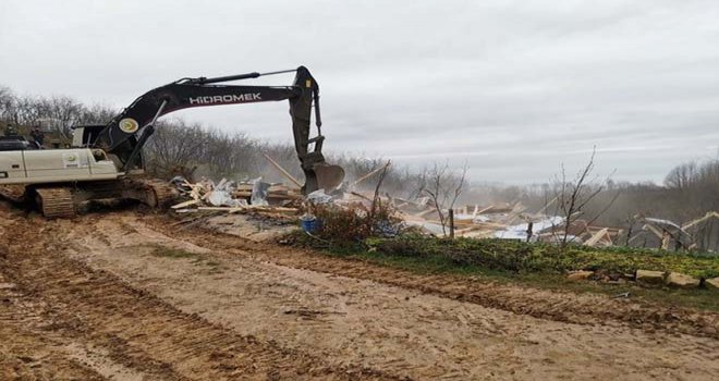 Bolu’da kaçak yapılar yıkılıyor...