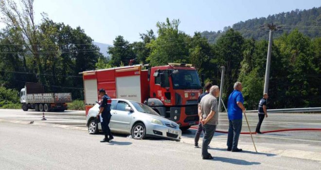 Bolu'da kamyon ile otomobil çarpıştı: 3 yaralı
