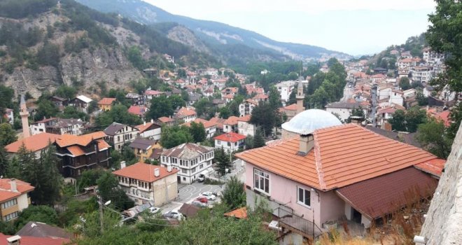 Bolu'da kaya düşmesi riski altındaki evler için tahliye kararı: 30 gün süre verildi