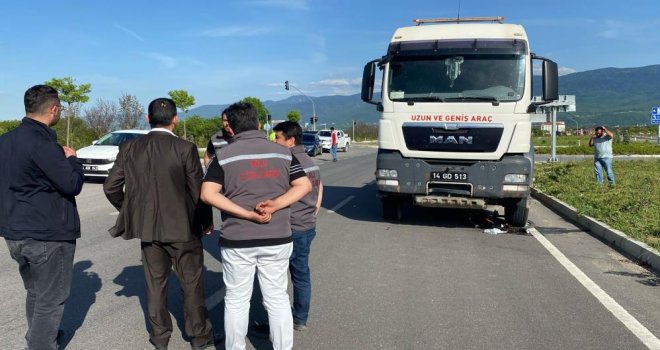 Bolu’da kırmızı ışıkta geçen bisikletli tırın altında kaldı: Genç sürücü ağır yaralı