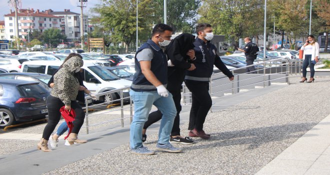 Bolu’da kuyumculara 40 bin liralık sahte altın satan dolandırıcılar yakalandı