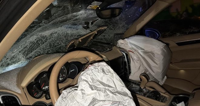 Bolu'da lüks SUV park halindeki tıra çarptı: 1 yaralı