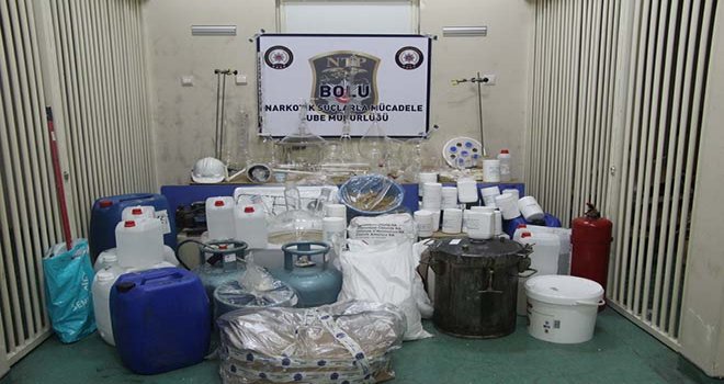 Bolu’da okul yanında kurulan uyuşturucu imalathanesine operasyon: 4 gözaltı