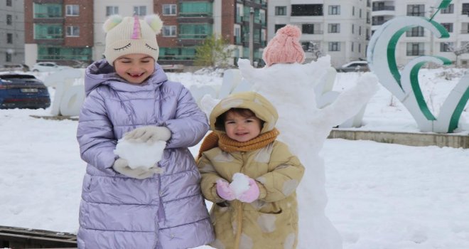 Bolu'da okullardaki kar tatili yarın da sürecek...