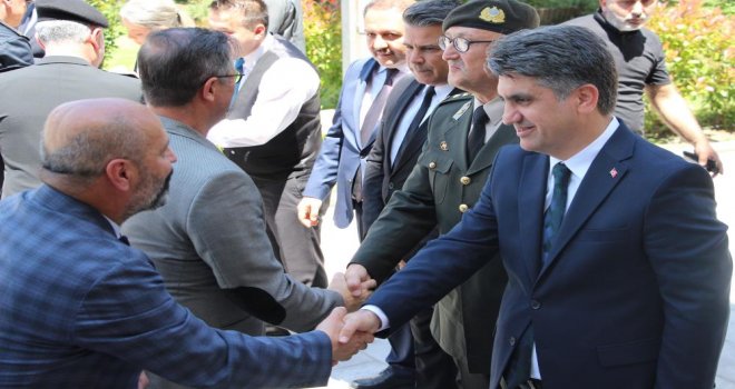 Bolu’da protokol bayramlaştı…….