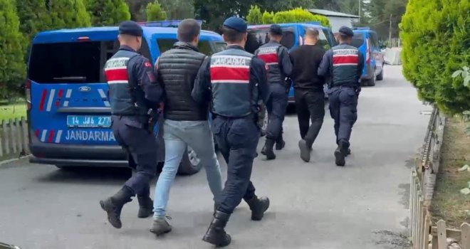 Bolu’da sahte altınları kuyumculara satmaya çalışan 3 şüpheli suçüstü yakalandı
