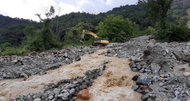 Bolu'da selin izleri siliniyor....