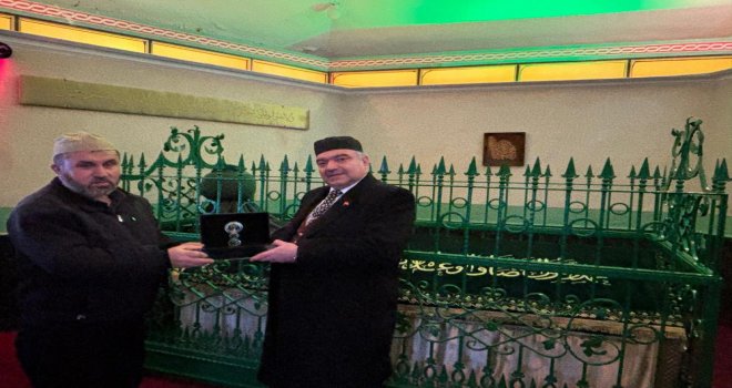 Bolu'da Seyyid Ümmi Kemal Türbesi'ne Sakal-ı Şerif bağışlandı