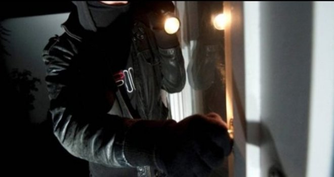 Bolu’da, tavuk çiftliğini soyan 1’i yabancı uyruklu 2 kişi yakalandı