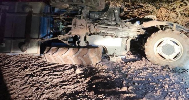 Bolu'da traktör devrildi: 2 yaralı......