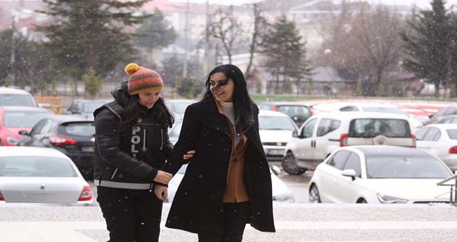 Bolu’da, uyuşturucu operasyonunda 3 kilo 894 gram esrar yakalandı