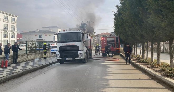 Bolu’da yol süpürme aracında yangın çıktı
