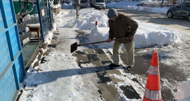Bolu'da yollar buz tuttu, vatandaşlar zor anlar yaşadı