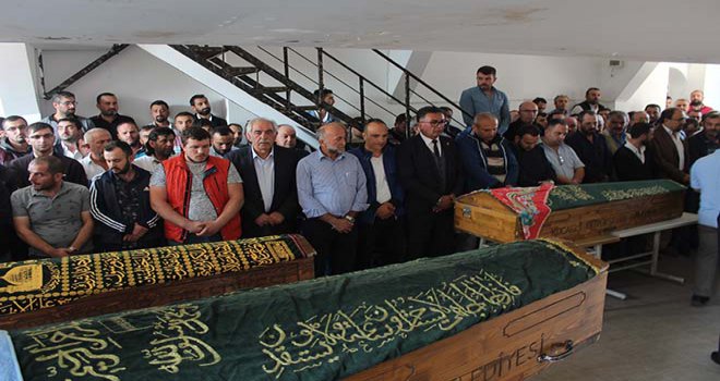 Bolu'daki feci kazada hayatını kaybeden aile üyeleri yan yana defnedildi