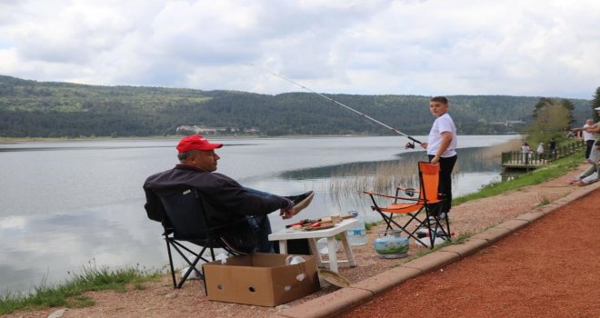 Bolu'daki milli parklara bayramda ziyaretçi akını.....