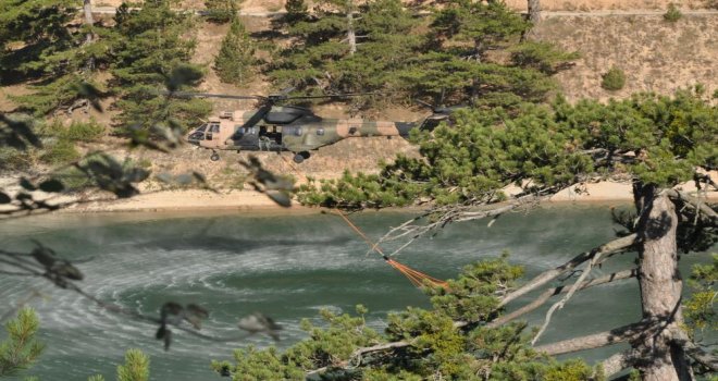 Bolu'daki yangına havadan 775 ton su atıldı