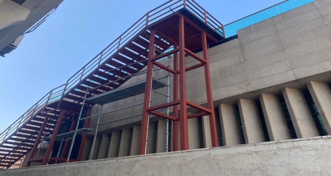 Bolu'daki yangının ardından otellerde yangın merdiveni hareketliliği