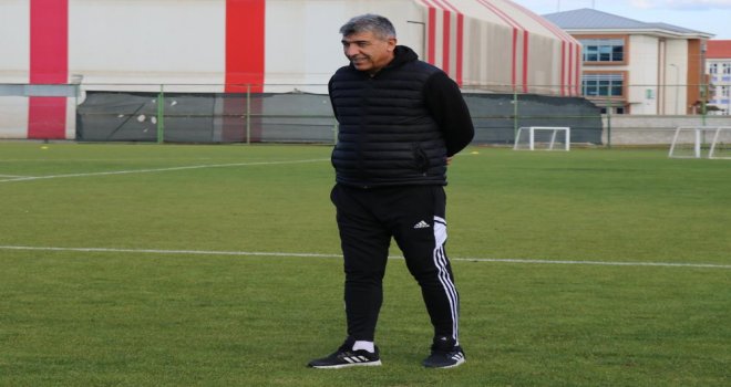 Boluspor Teknik Direktörü Sait Karafırtınalar: ‘Kolay kazanamıyorlar ama kolay da kaybetmiyorlar’ 