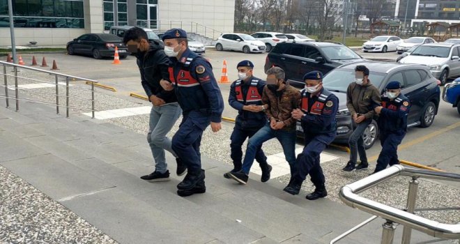 Çaldıkları tamburu sosyal medyadan satmak isterken yakalandılar
