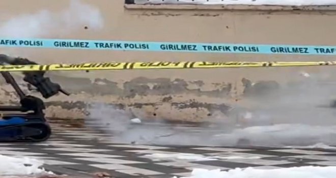 Çantada bulunan kimlikten sahibinin tespit edilmesi için çalışma başlatıldı.