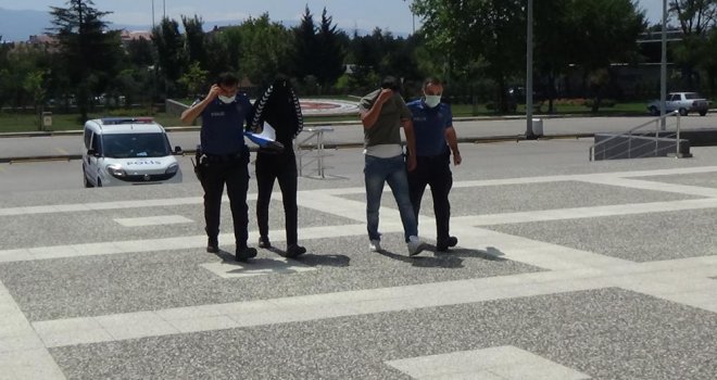 Cezaevindeki arkadaşlarının evine camdan giren 2 kişi adliyeye sevk edildi