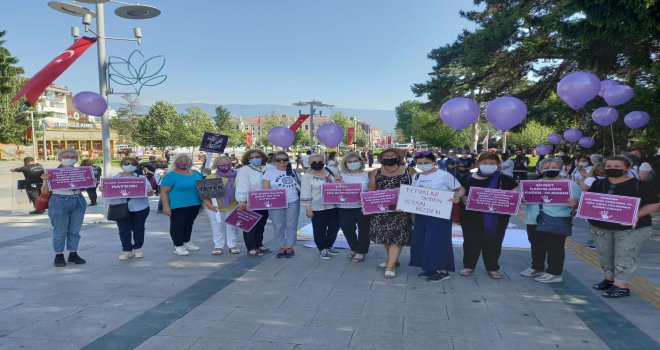 CHP Bolu Kadın Kolları İl Başkanı Zuhal Toker Işın ; 'Kadınların canıyla oynayan bu kararın hesabını ilk seçimlerde sandıkta soracağız!'