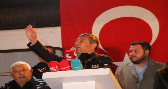 CHP Genel Başkanı Özgür Özel Tanju Özcan’a destek açıklamasında bulundu