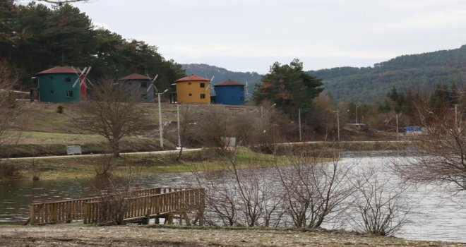 Çubuk Gölü'nde sonbahardan kalma günler yaşanıyor....