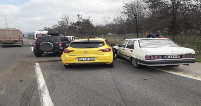 D-100'de zincirleme kaza: 2 yaralı…..