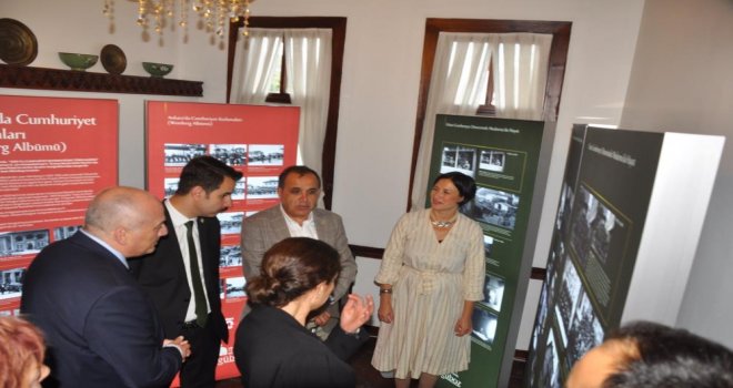 Dere kenarında eski cam filmler içerisinde bulunan Cumhuriyet’in ilk dönem fotoğrafları sergilendi