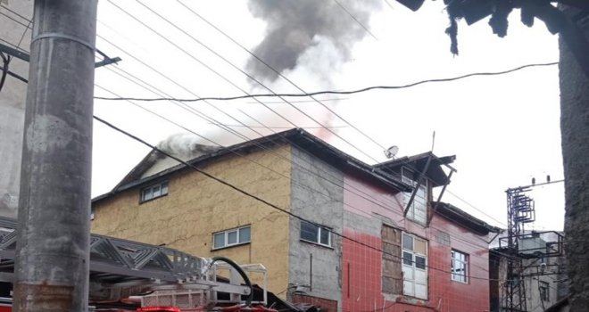 Deri fabrikasında çıkan yangın söndürüldü....