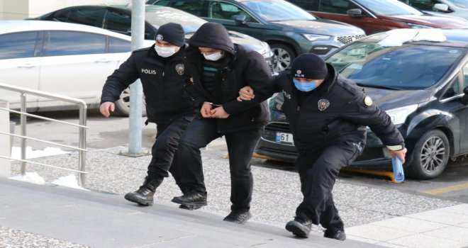 Doktorun burnunu kıran şahıs adliyeye sevk edildi