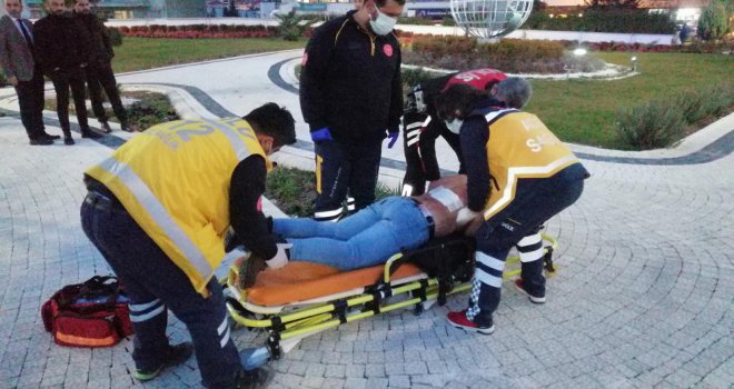 'Dövmenle hava atıyorsun' diyerek başlayan kavga kanlı bitti: 2 yaralı