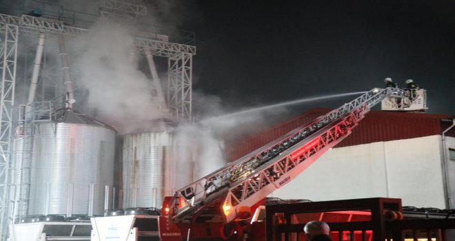 Enerji üretim fabrikasındaki yangın büyümeden söndürüldü