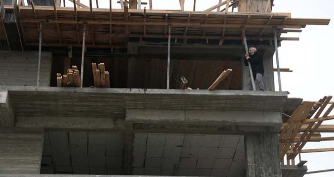 Eşi eve almayınca intihara kalkıştı