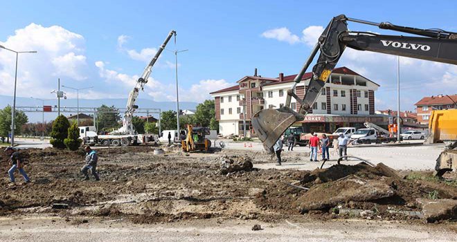 Gölcük Tabiat Parkı’na giden o yola yeni dönel kavşak