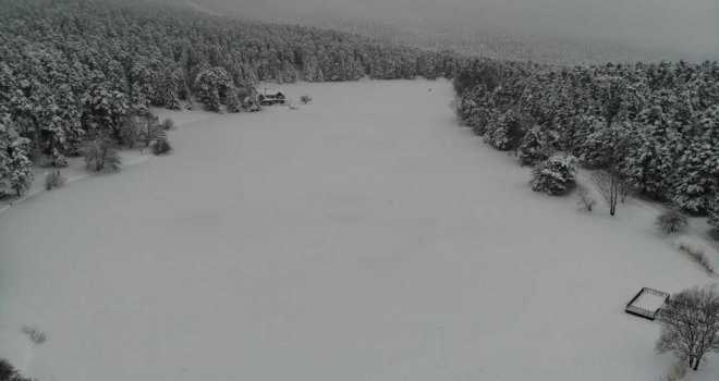 Gölcük Tabiat Parkı'nda kar kalınlığı 1 metreyi aştı....