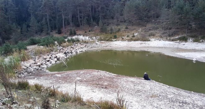 Göletlerde gözle görülür çekilme....