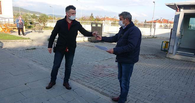 Gözden çıkardığı otomobiline kavuşan sürücü, polislere teşekkür etti