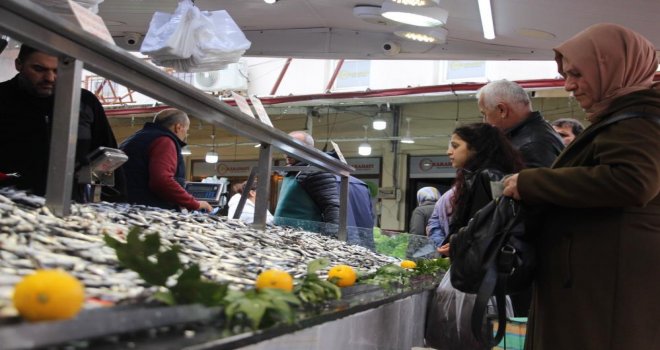 Hamsi bir haftada 50 lira birden düştü: Rağbet arttı