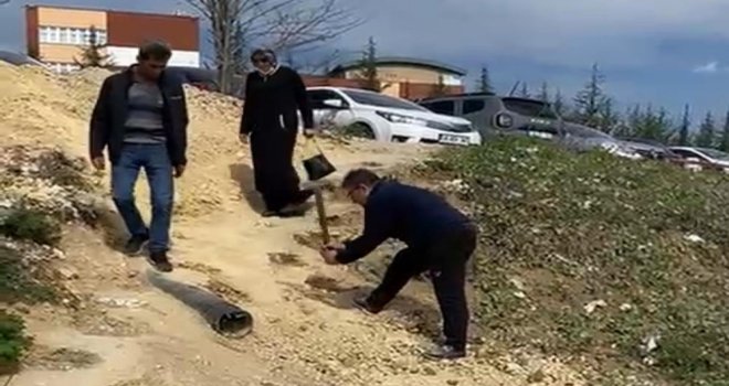 Hastanenin kestirme rampasında yola tepki videosu çekerken düştü