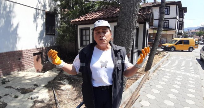 Hayali öğretmen olmaktı, şimdilerde sokakları güzelleştiriyor