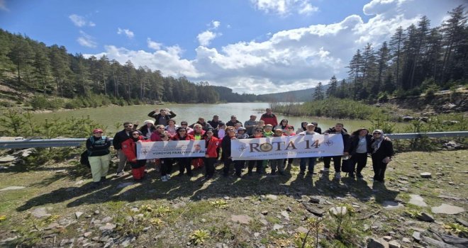 Hayatını kaybeden başkanlarının anısına yürüdüler......